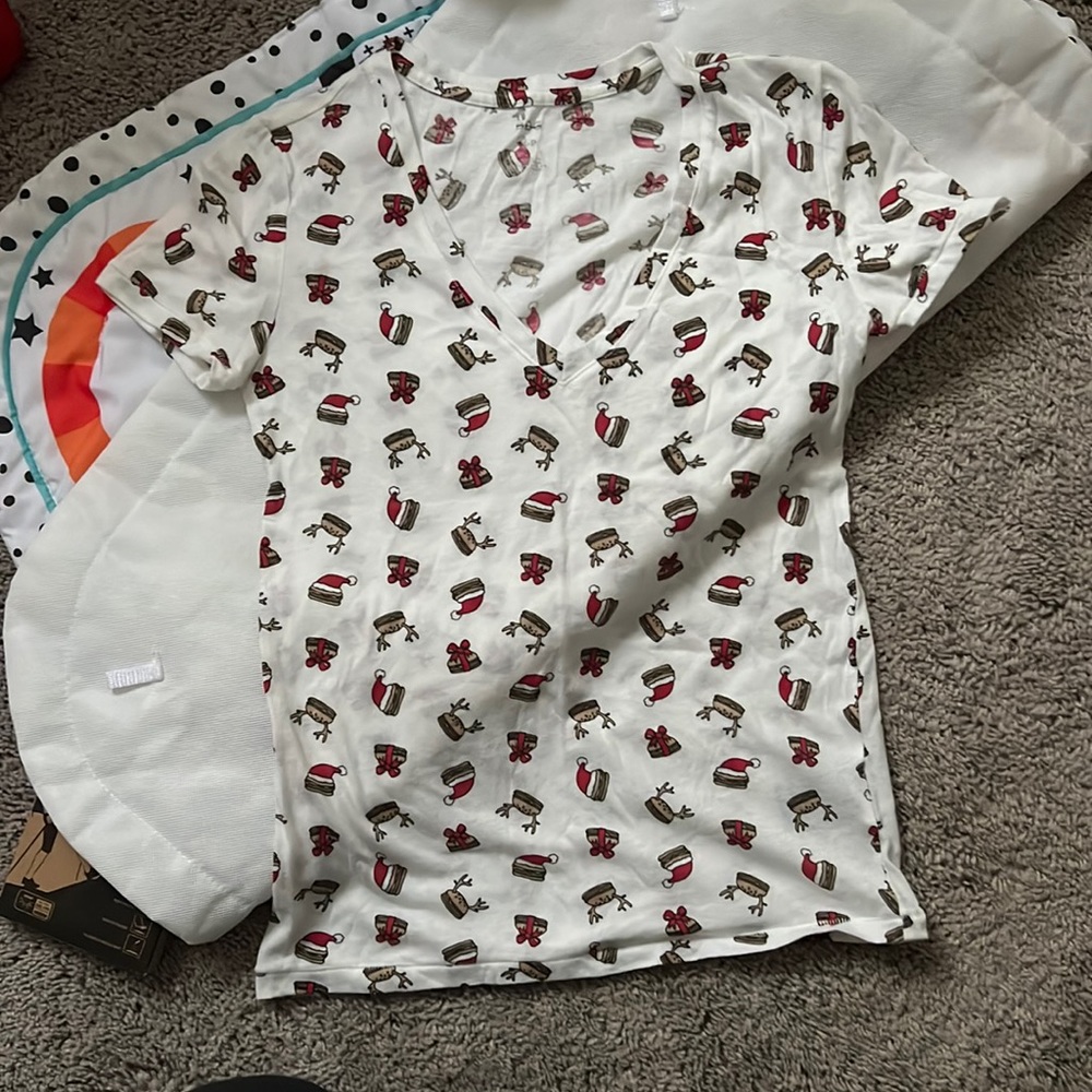 Size Small Christmas shirt